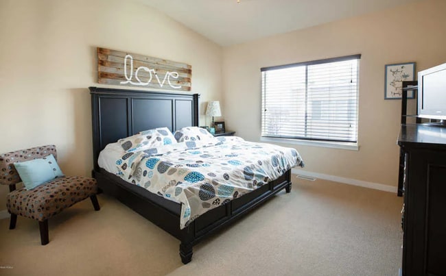 Building Photo - 3 Bed/2 Bathroom house in South Jordan