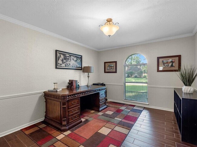 Building Photo - 3014 Redwood Lodge Dr