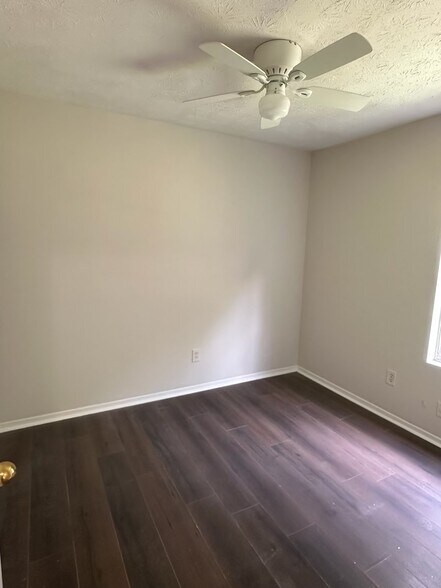 Building Photo - 1534 Shenta Oak Dr
