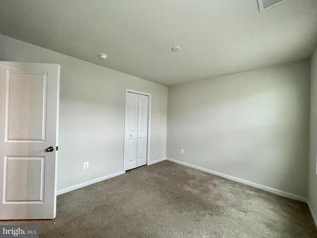 Building Photo - 255 Severna Pkwy