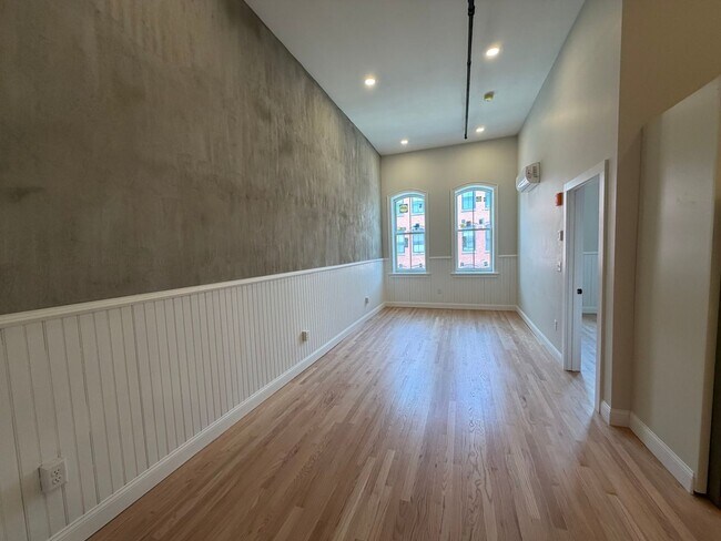 Building Photo - 38-42 Washington st-Unit 301