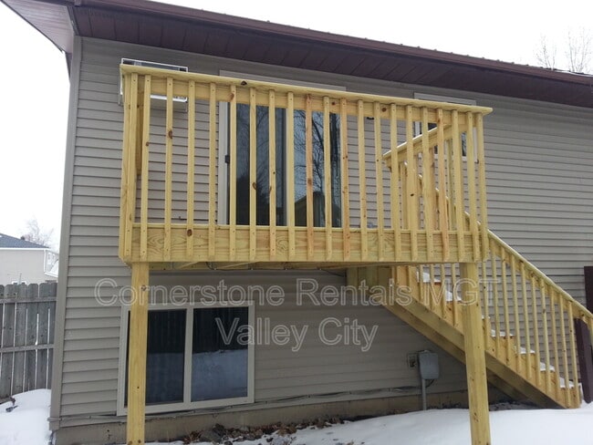 Building Photo - 804 11th St NW