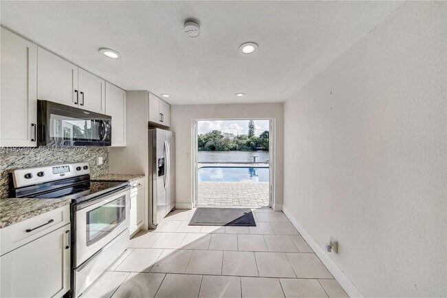 Building Photo - 5900 N Farragut Dr