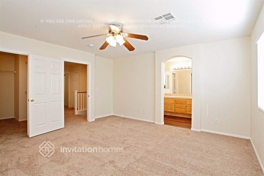 Building Photo - 2515 Wellworth Ave