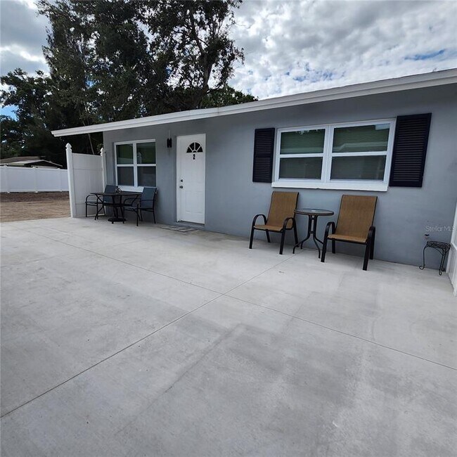 Building Photo - 15406 Avalon Ave