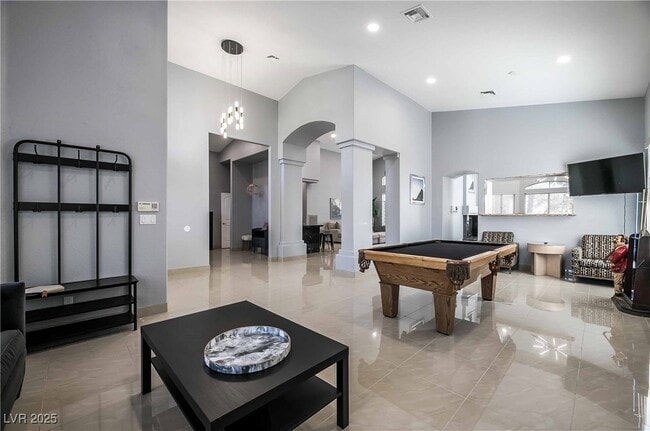 Building Photo - 1400 Castle Crest Dr