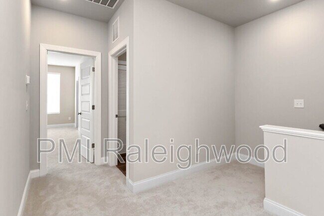 Building Photo - 1245 S Blount St