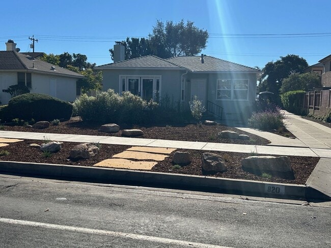 Building Photo - Cute NE 2 Bedroom, 1 Bath Home close to Hancock College