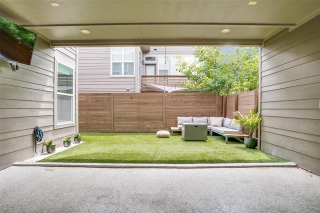 Building Photo - 2452 Thatcher Dr