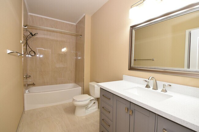 Building Photo - Discover Your Dream Home in This Stylishly...