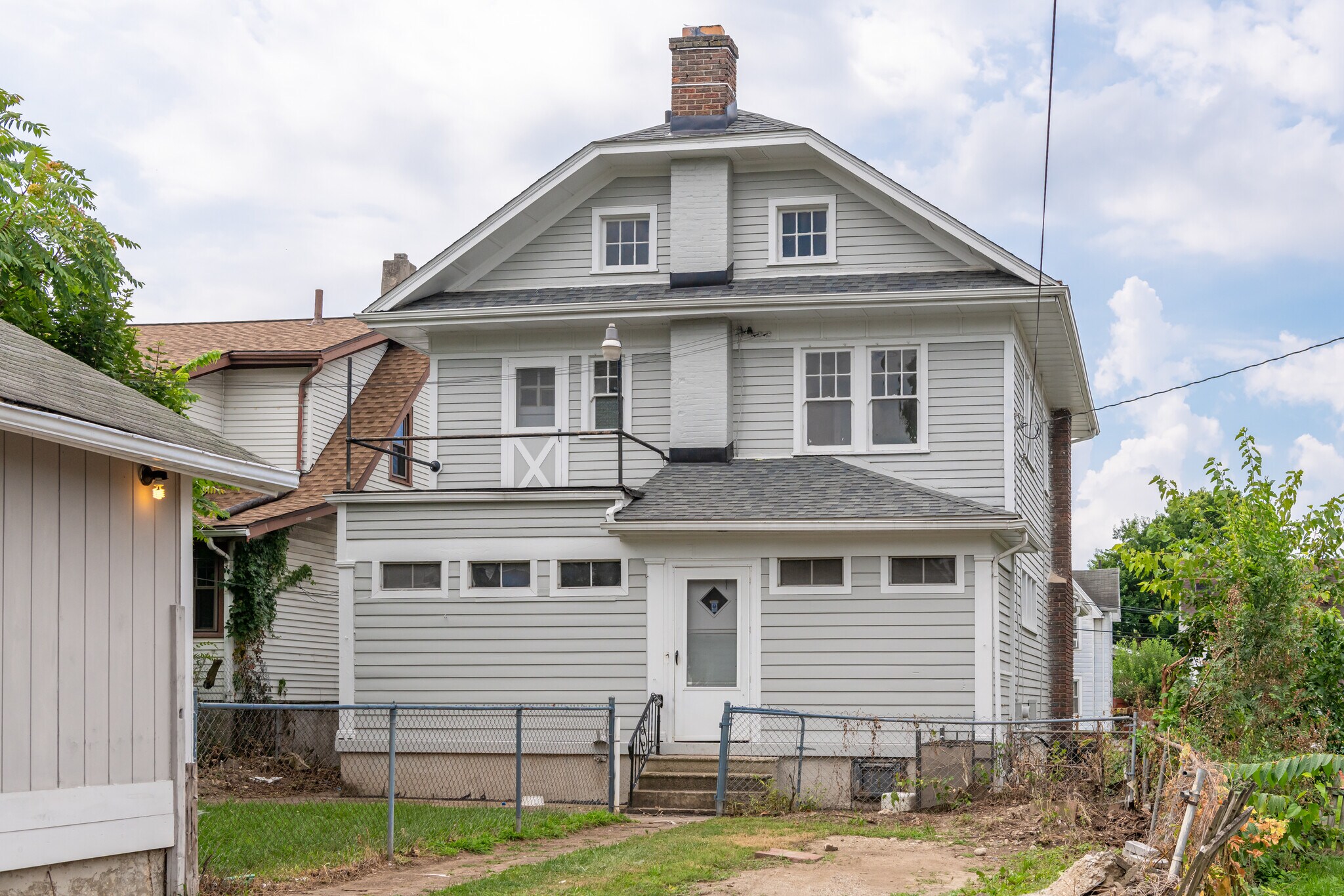 Building Photo - 4017 E 3rd St