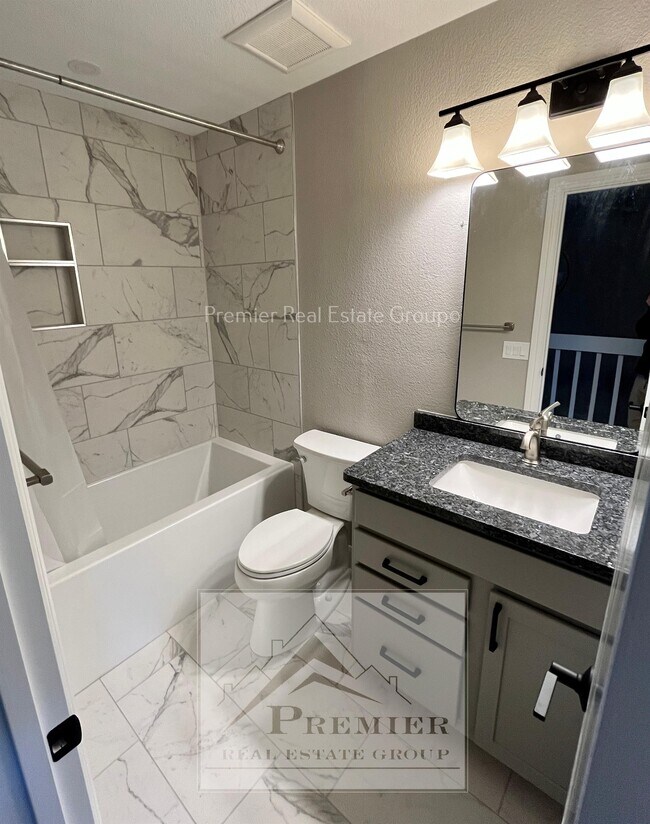 Building Photo - 7905 Lexington Park Dr