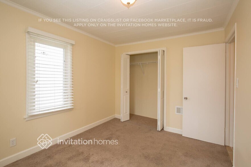Building Photo - 7928 Menard Ave