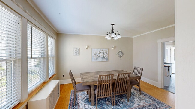 Building Photo - 128 1/2 Elm Street-SI ID1380181P