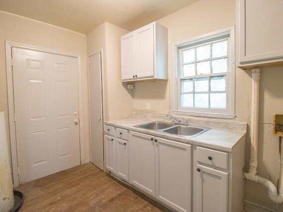 Building Photo - 1860 Woodland Ave SW