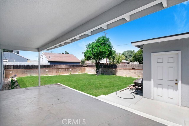 Building Photo - 7515 Magnolia Ave
