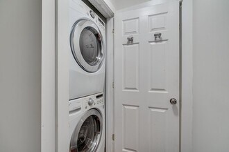 Building Photo - Newly Renovated Temple Apartments