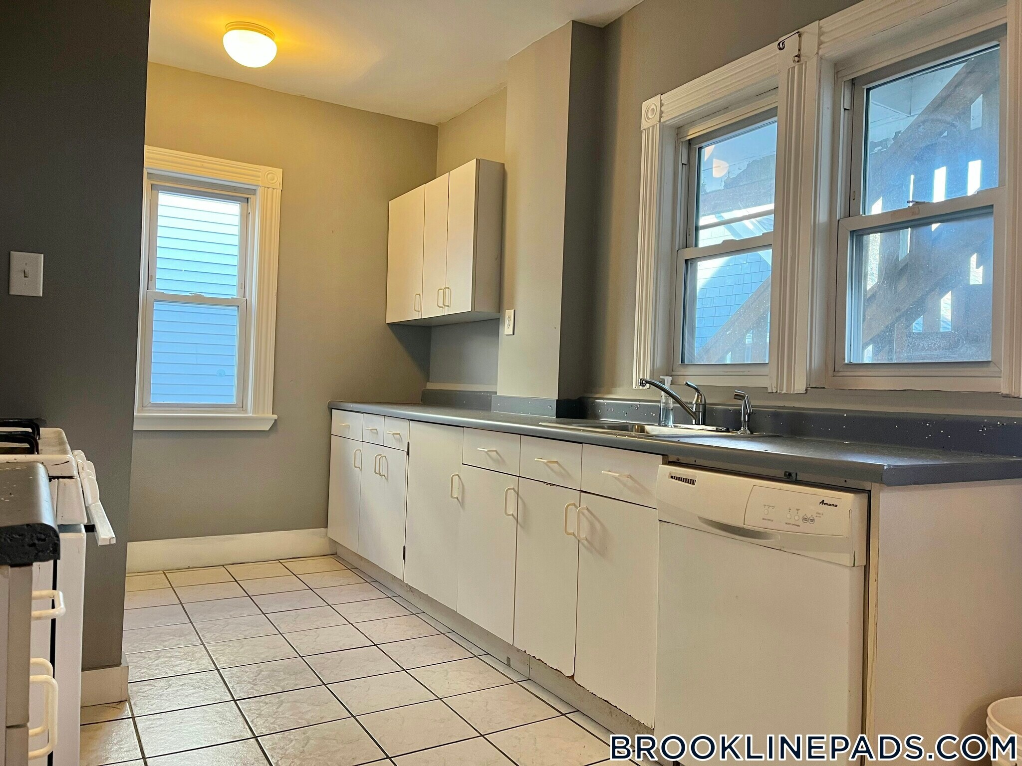 Building Photo - 3 Washburn Terrace