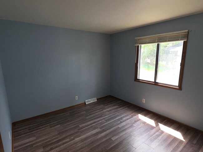 Building Photo - 3 bedroom Mukwonago townhome