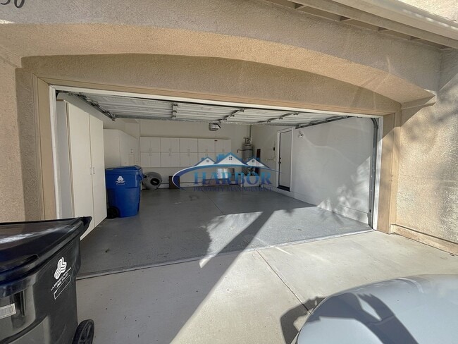 Building Photo - For Lease: 3 Bed, 2.5 Bath in Gated Parksi...
