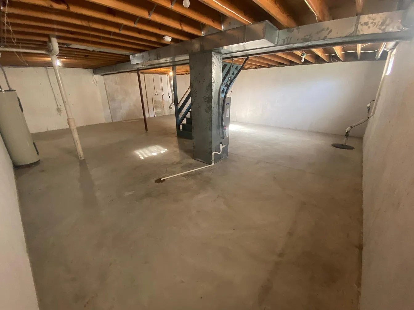 Building Photo - 608 Linda Ln