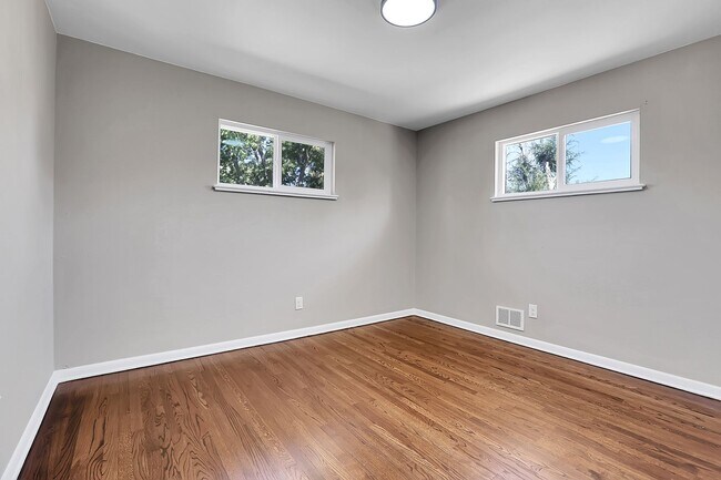 Building Photo - 4 bedroom, 2 bath Home in Golden