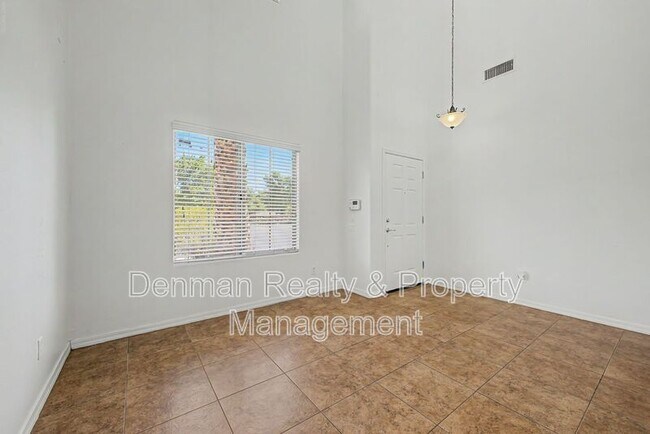 Building Photo - 2048 W Monte Cristo Ave