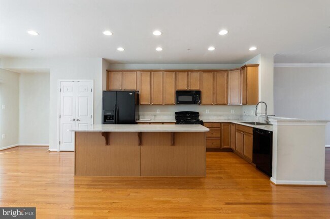 Building Photo - 7672 Timbercross Ln