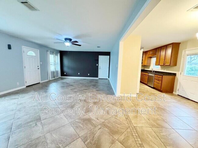 Building Photo - 506 Trenton St