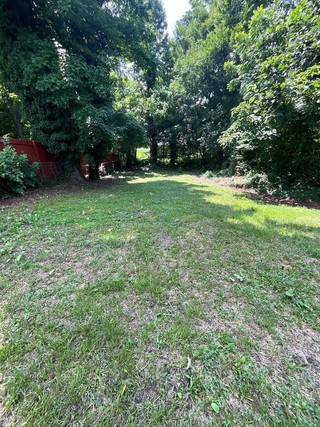 Building Photo - 4 Bedroom Home available in High Point!