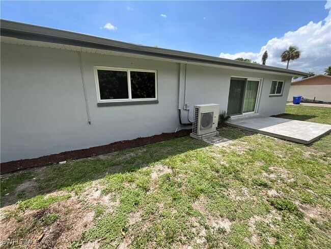 Building Photo - 169 Riverview Rd
