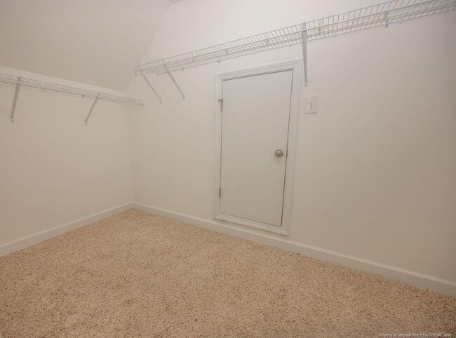 Building Photo - 6821 Hunters Den Rd
