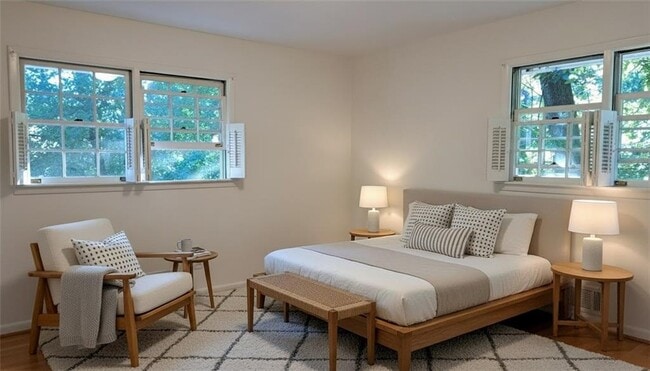 Building Photo - 1176 Converse Dr NE