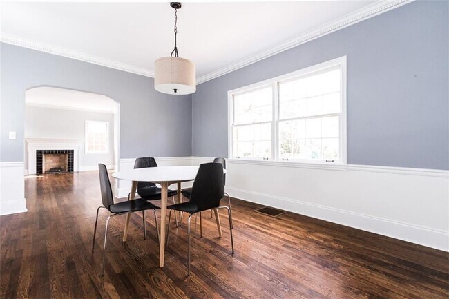 Building Photo - 132 Garden Ln