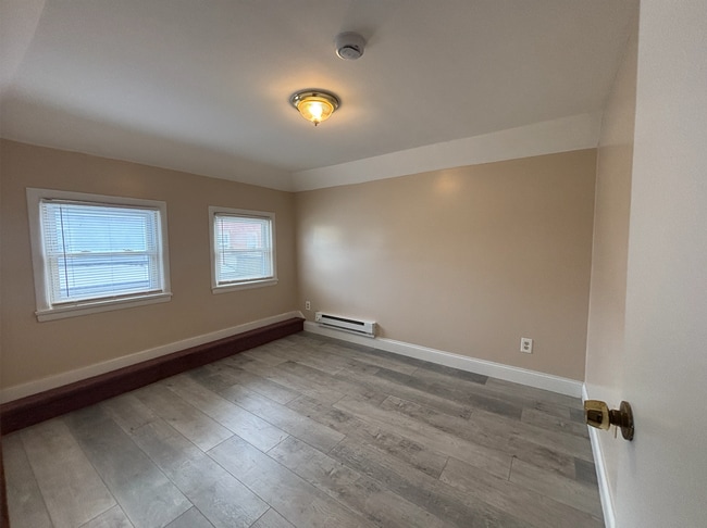 Building Photo - 113 Exchange St