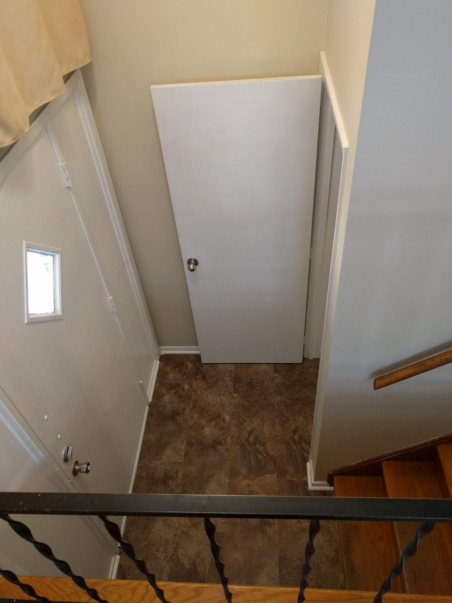 Entry - 124 Airport Rd