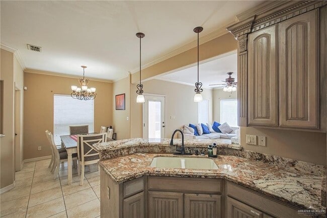 Building Photo - 30 S 48th Ln