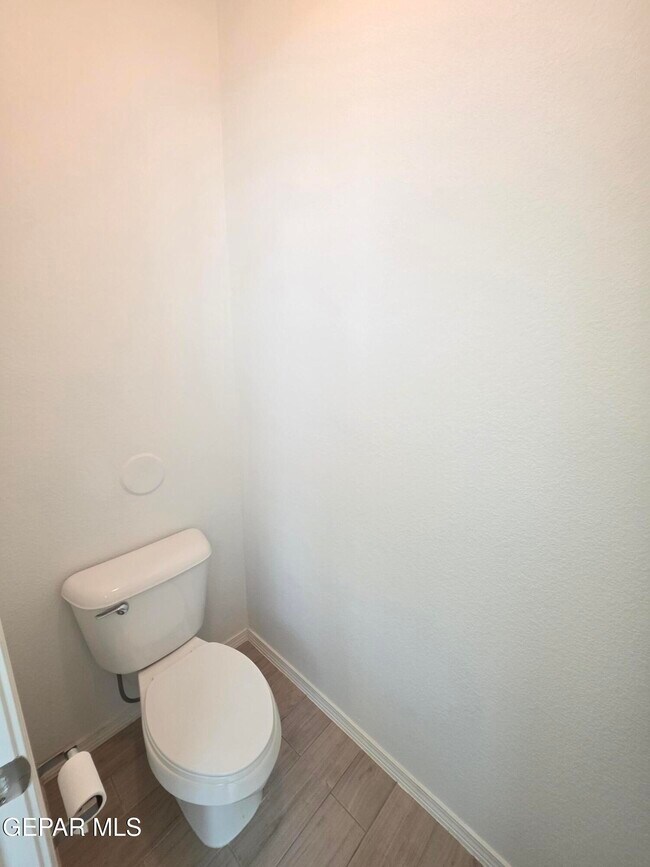 Building Photo - 7517 Red Cedar Dr