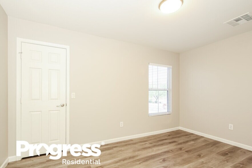 Building Photo - 34929 N 30th Dr