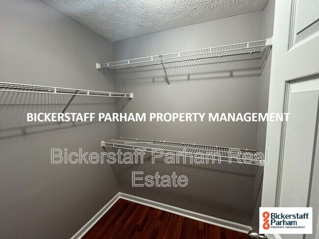 Building Photo - 8061 Garrett Pines Dr