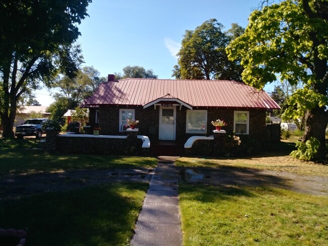 Primary Photo - 4215 N Evergreen Rd