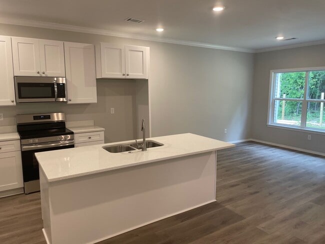 Building Photo - 409 Genesis Dr