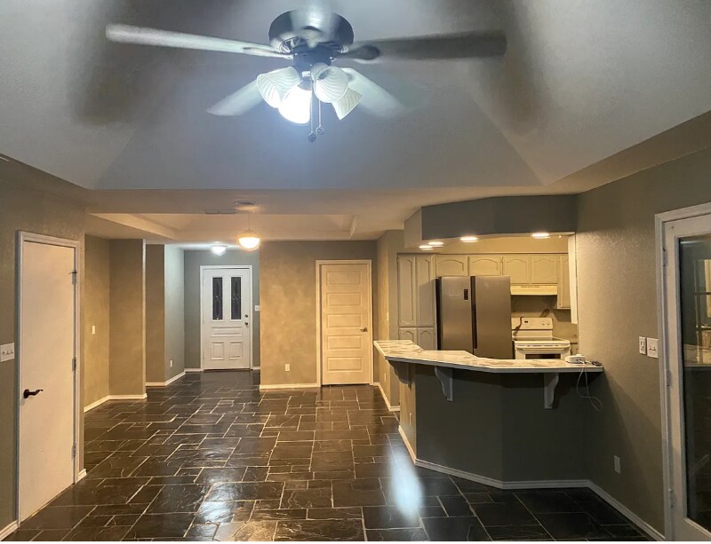 Building Photo - 1601 Debby Ln