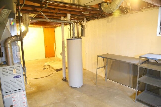 Building Photo - 840 Pershall Rd