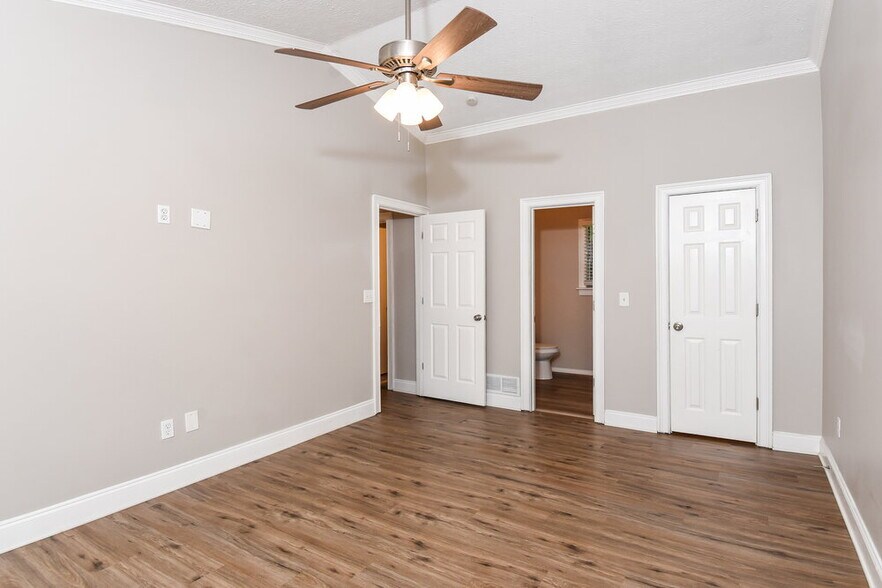 Building Photo - 885 Trace Cir NE
