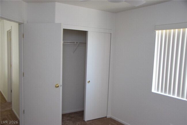 Building Photo - 9493 Grove Ridge Ave