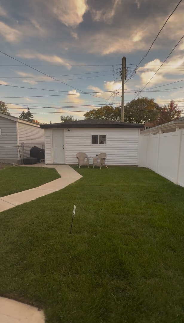 Building Photo - 3811 W 61st St