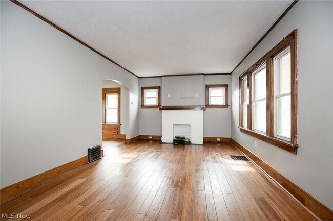 Building Photo - 888 Harrison Ave