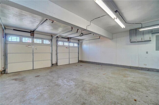 Building Photo - 624 Willow Bend Dr