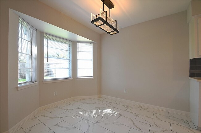 Building Photo - 9243 Friendship Rd